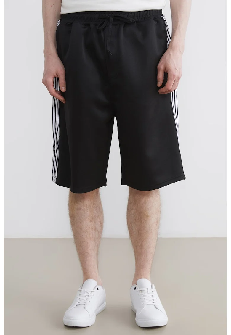 Pantaloni scurti sport relaxed fit cu benzi contrastante, Negru