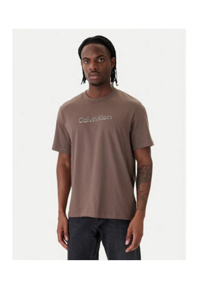 Tricou cu imprimeu logo si decolteu la baza gatului