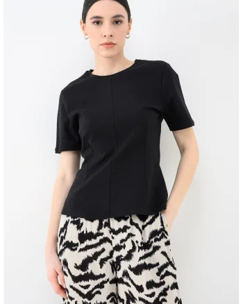 Tricou uni cu decolteu la baza gatului, Negru