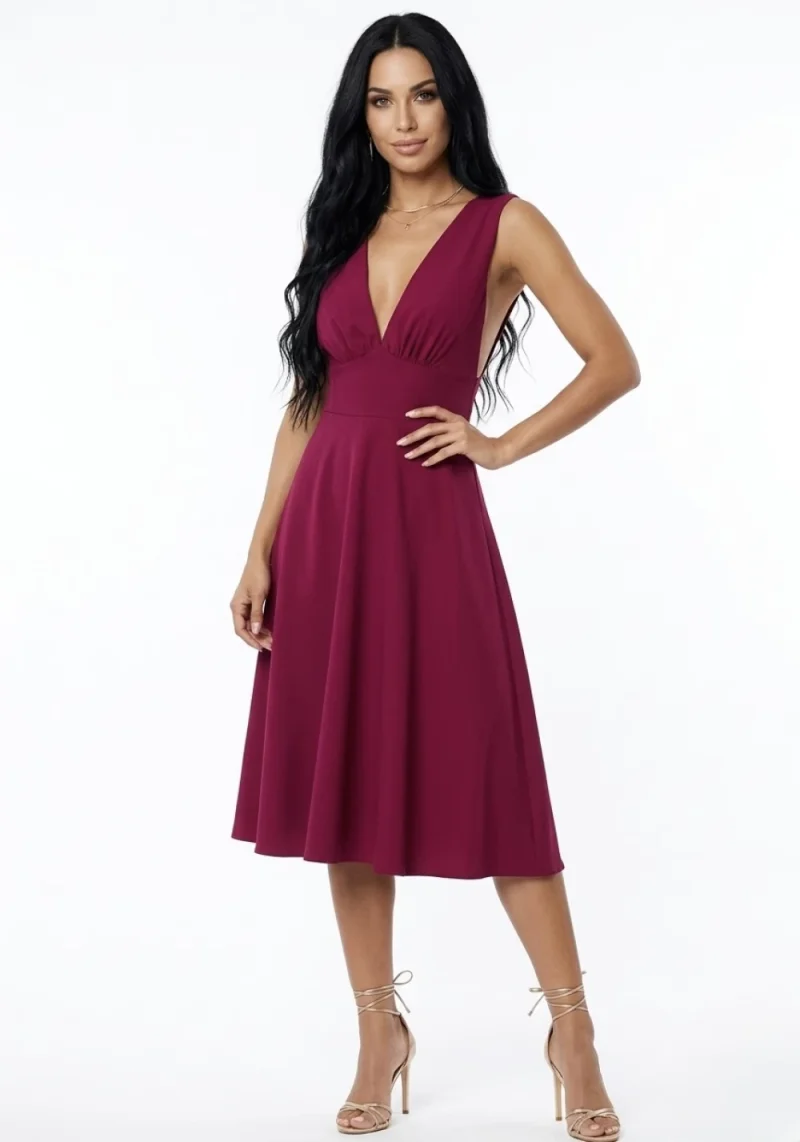 Rochie eleganta midi cu croiala in clos si decolteu in V prevazut cu tull transparent