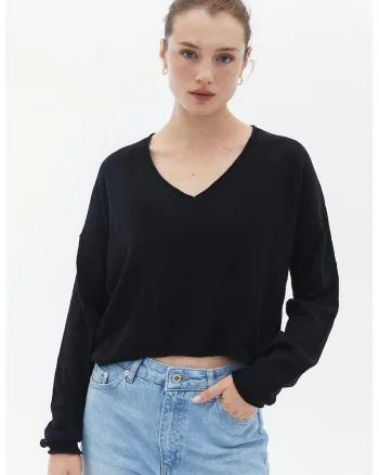 Pulover crop cu decolteu in V si maneci cazute, Negru
