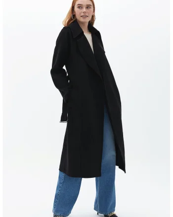 Palton cu revere decupate, Negru