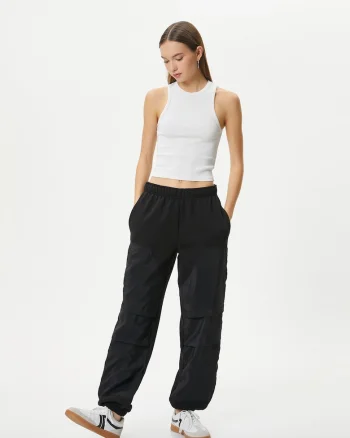 Pantaloni de trening relaxed fit cu buzunare laterale, Negru