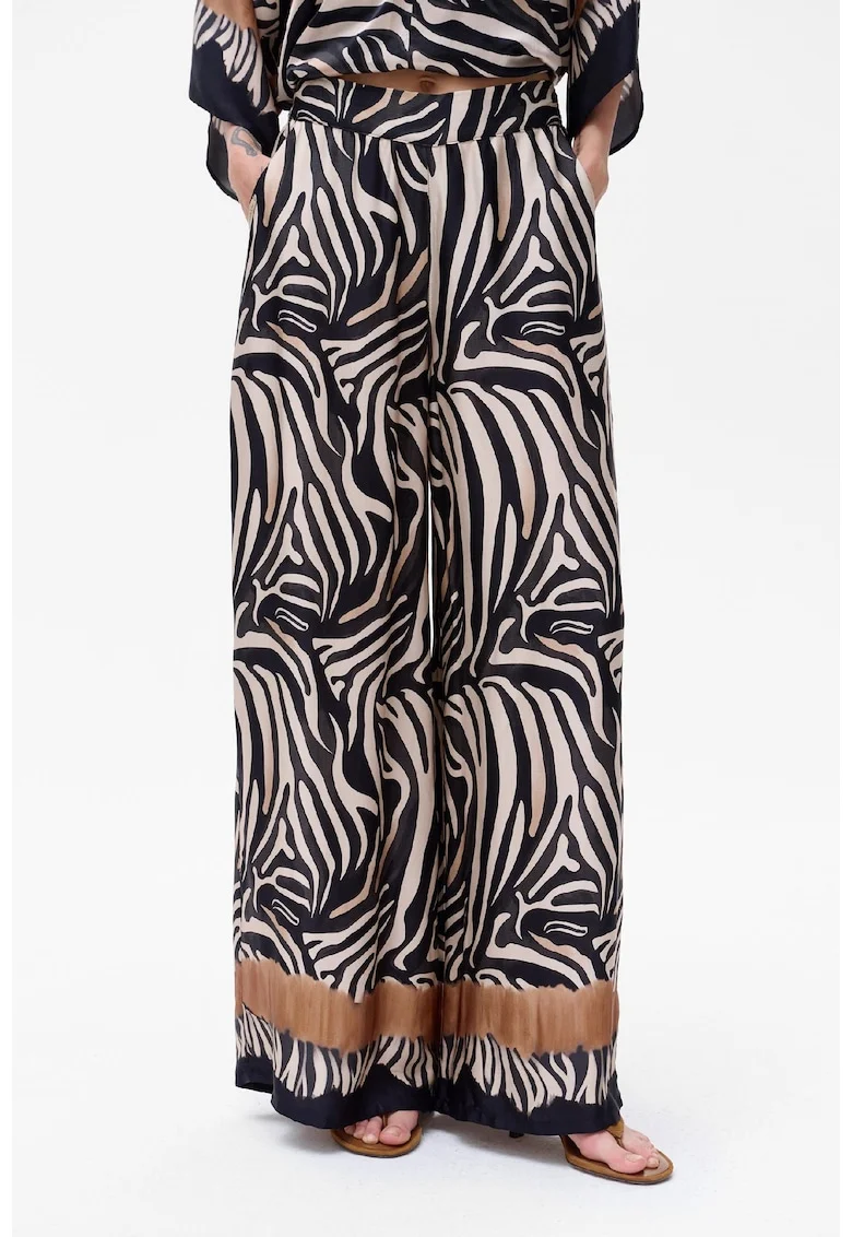 Pantaloni de dama Donaya cu imprimeu animal print