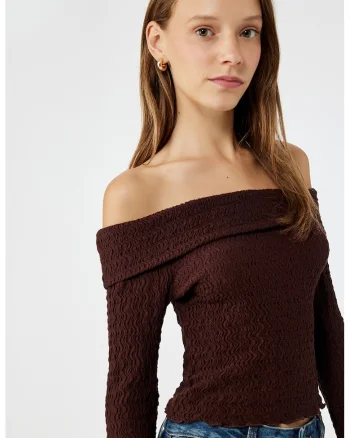 Bluza texturata crop cu decolteu pe umeri, Maro inchis