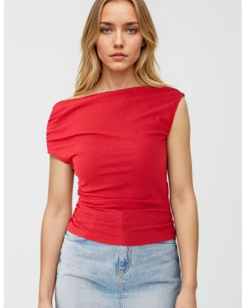 Bluza cu decolteu pe umeri, Rosu