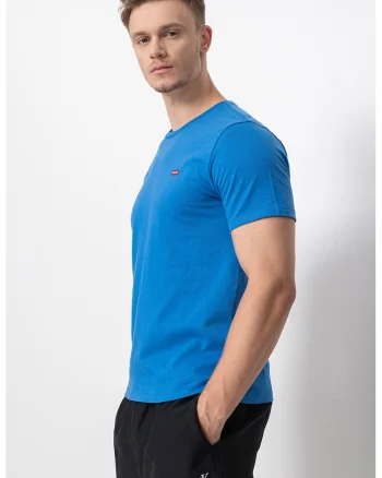 Tricou cu decolteu la baza gatului