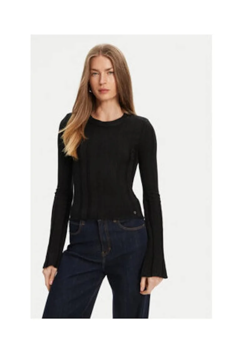 Pulover regular fit tricotat cu decolteu la baza gatului