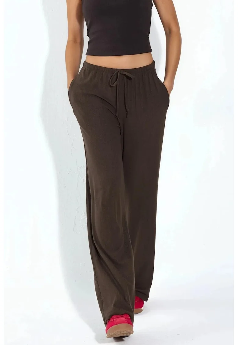Pantaloni dama,  croiala larga, culoare maro cafea, material jerseu cu viscoza si elastan