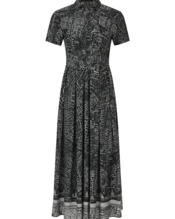 Rochie evazata cu guler ascutit
