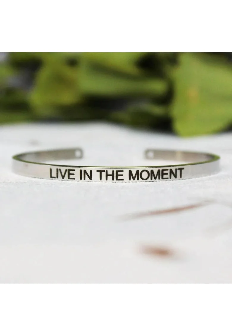 Bratara argintie, ajustabila, gravata Live in the moment P1,