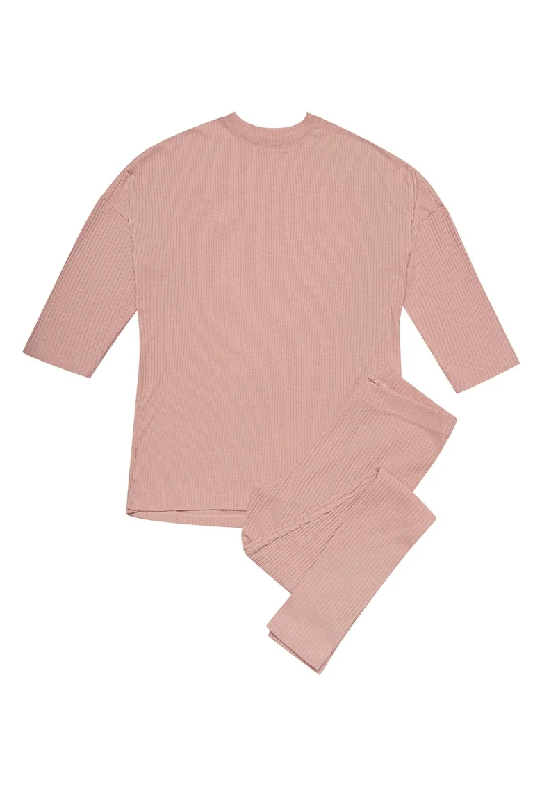 Pijama dama  Frau Roz pudrat, Uni