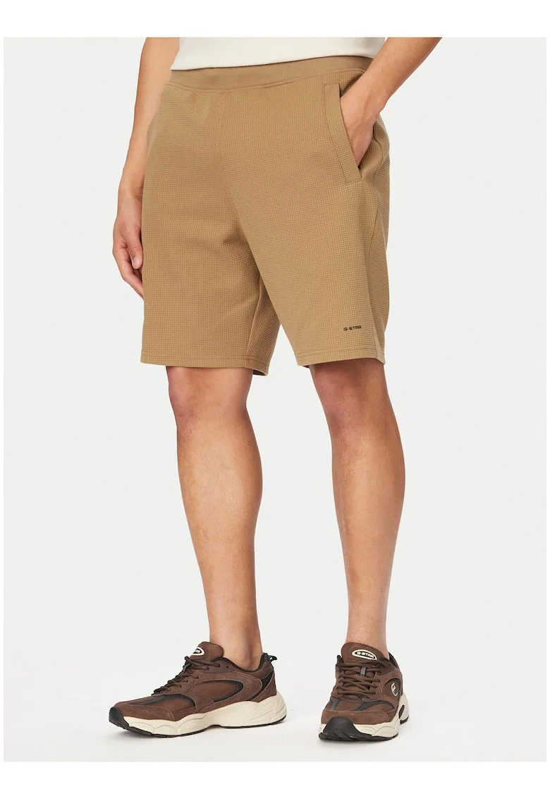 Pantaloni scurti sport Barbati,  bej, croiala skinny, material reciclat si organic