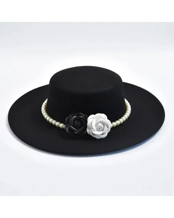 Palarie neagra, stil canotiera, handmade, cu bor lat, cu flori si perle, Deisy
