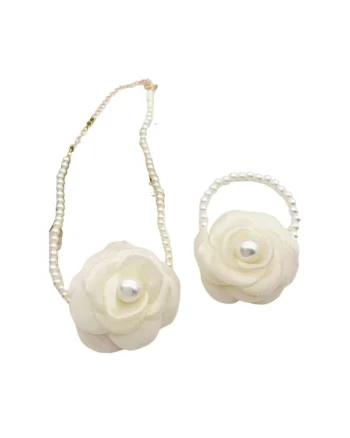 Set colier choker si bratara, cu floare alb unt si perle, Beatriz C14,