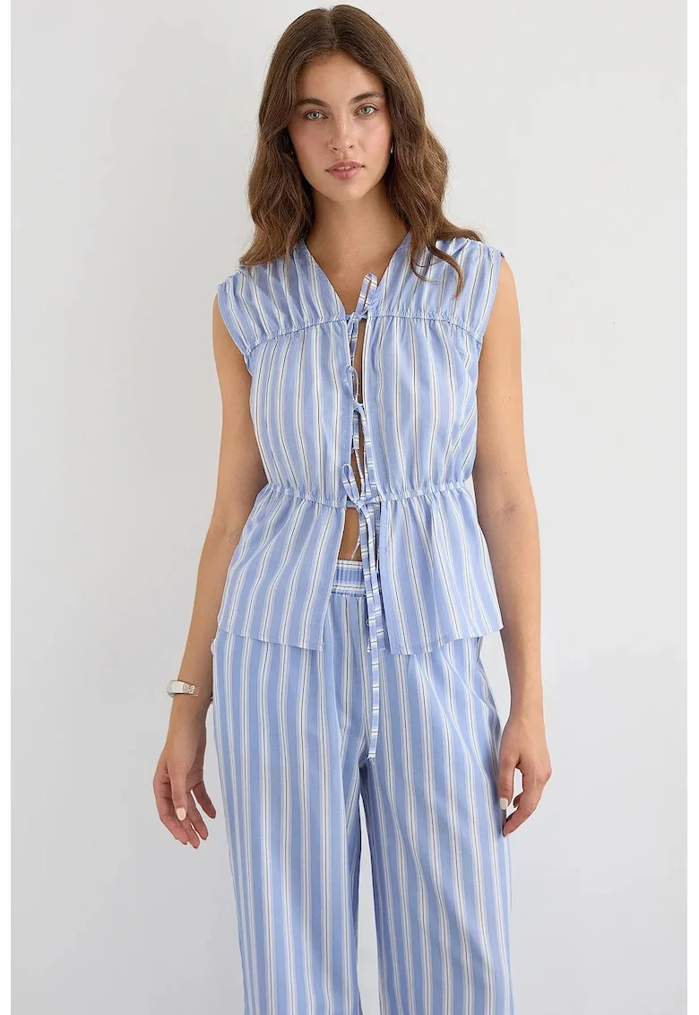 Top ,  top tesut fara maneci, sireturi, albastru, viscoza si nylon