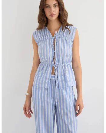 Top ,  top tesut fara maneci, sireturi, albastru, viscoza si nylon