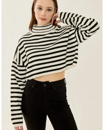 Pulover dama,  scurt cu guler inalt, dungi, negru, acril