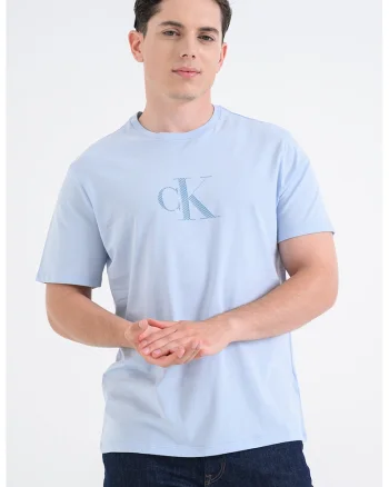 Tricou cu decolteu la baza gatului si model monograma, Albastru deschis