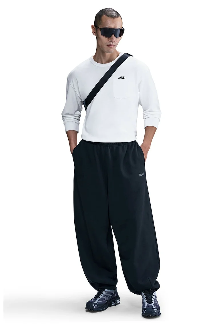 Pantaloni de trening din fleece cu croiala lejera Club, Negru