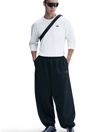 Pantaloni de trening din fleece cu croiala lejera Club, Negru