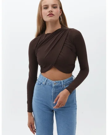 Bluza crop cu design drapat, Maro inchis