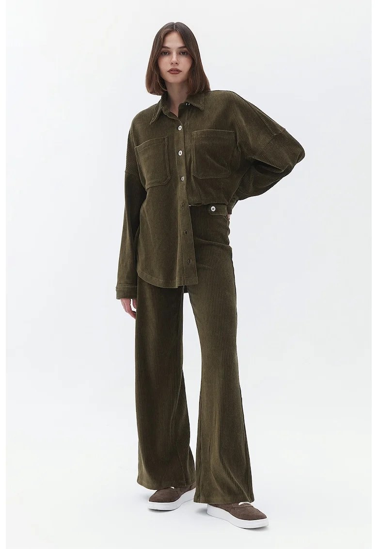 Pantaloni reiati evazati, Verde masliniu
