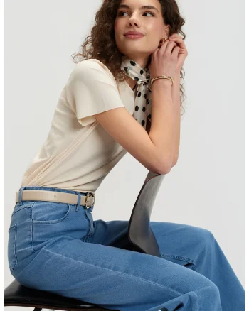 Tricou slim-fit cu decolteu la baza gatului, Crem