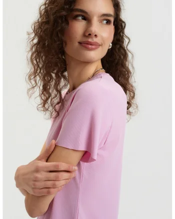 Tricou slim-fit cu decolteu la baza gatului, Roz deschis