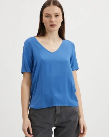 Tricou lejer cu decolteu in V