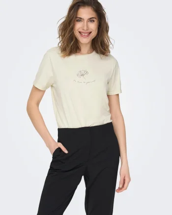Tricou cu broderie pe piept