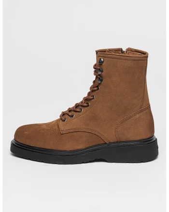Ghete din piele, Caramel