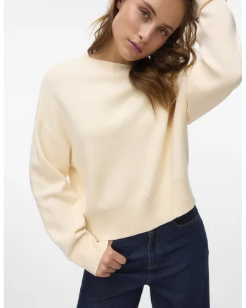 Pulover cu decolteu la baza gatului si model uni, Bej