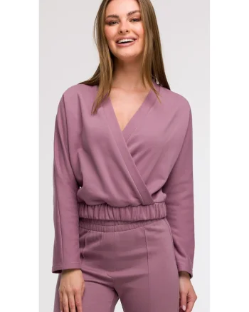 Bluza cu decolteu petrecut,