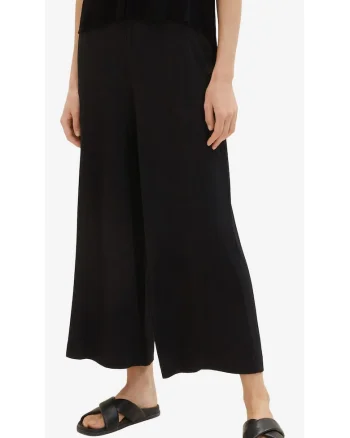 Pantaloni crop cu croiala ampla