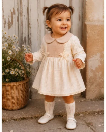 Rochita fetite din muselina, ivoire, cu guler rotund si dantela, eleganta