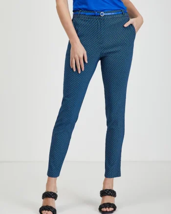 Pantaloni cu model uni si curea