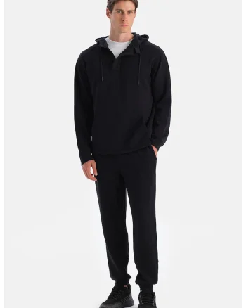 Pantaloni de trening cu croiala conica, Negru