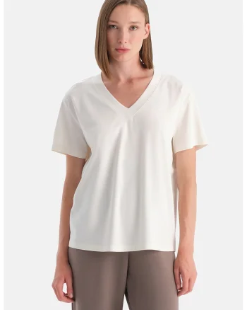 Tricou cu decolteu in V si maneci cazute, Alb fildes