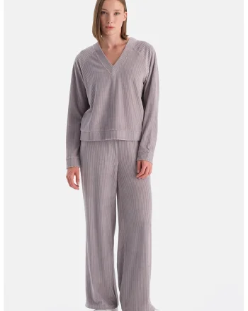 Pantaloni relaxed fit cu model uni, Violet prafuit
