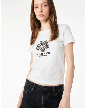 Tricou slim fit cu imprimeu, Alb fildes/Negru/Maro camel