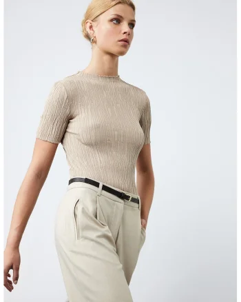 Pulover cambrat cu model texturat si maneci scurte, Maro taupe deschis