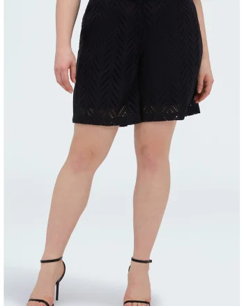 Pantaloni scurti cu perforatii discrete, Albastru ultramarin