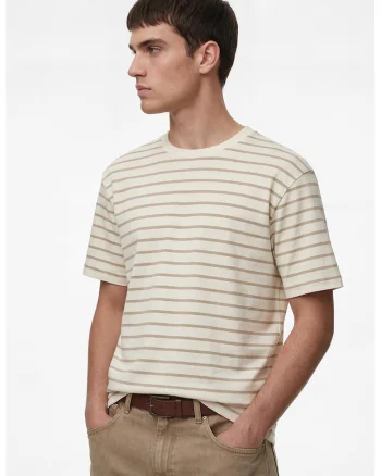 Tricou cu decolteu la baza gatului si model in dungi