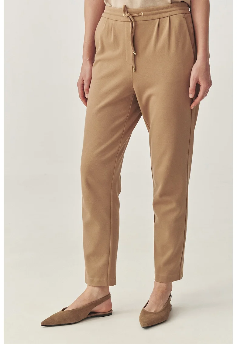 Pantaloni crop cu croiala conica si snur, Maro nisip