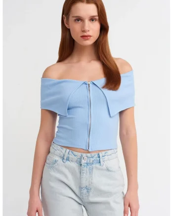 Tricou dama  crop, umeri goi, albastru deschis, bumbac-elastan