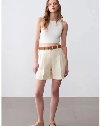 Pantaloni scurti,  talie inalta, picior larg, crem, bumbac