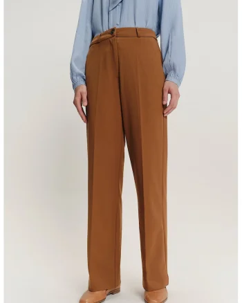 Pantaloni din amestec de modal cu croiala ampla si buzunare, Maro scortisoara