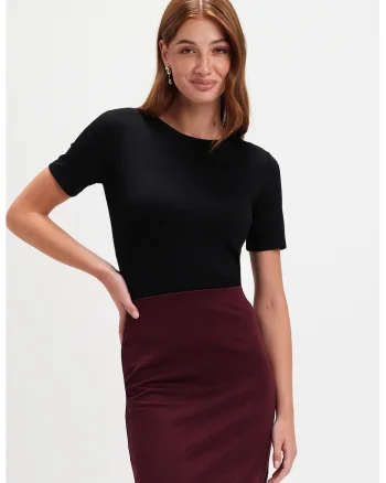 Tricou cu decolteu rotund, Negru
