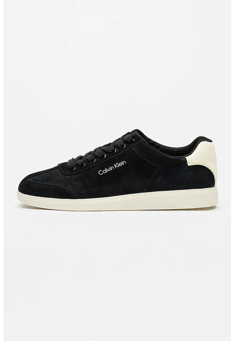 Pantofi sport de piele intoarsa cu logo lateral si talpa joasa, Alb/Negru
